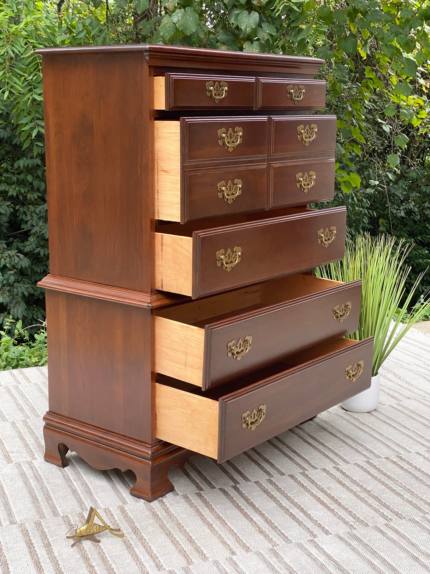 Nice Wooden 5 Drawer Dresser