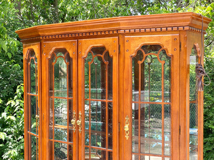 Gorgeous Lexington 2 Piece Lighted Hutch Display Cabinet