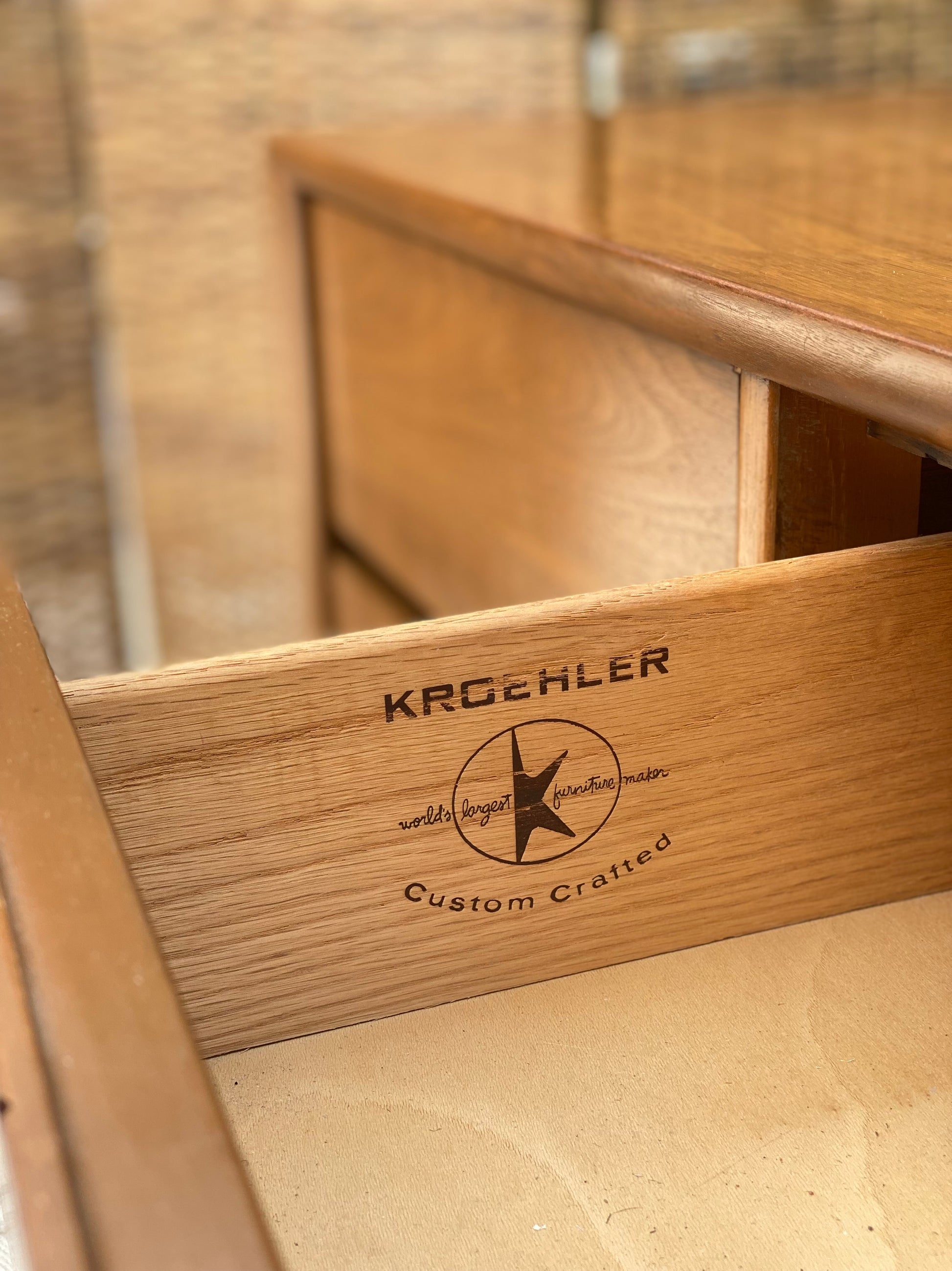 Retro MCM Kroehler 9 Drawer Dresser Retro MCM Kroehler 9 Drawer Dresser