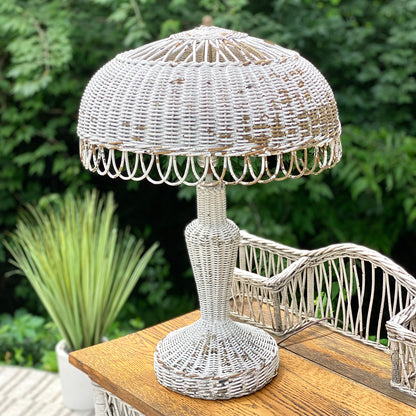 Vintage White Wicker Table Lamp