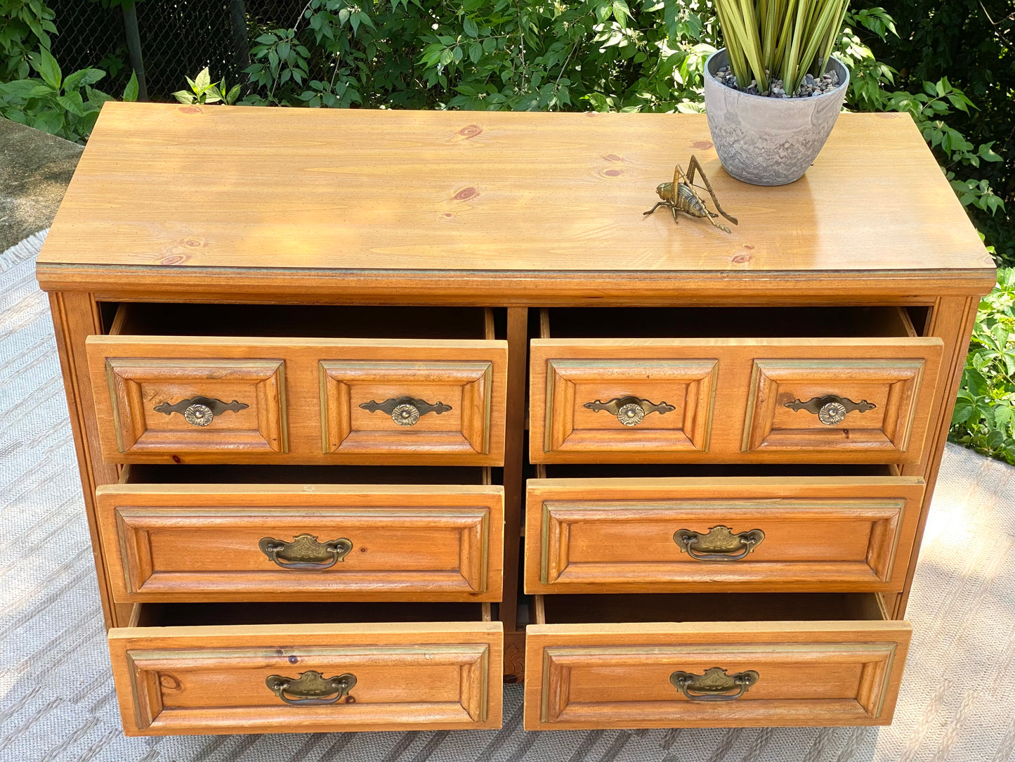 Nice Young-Hinkle Cape Cod 6 Drawer Dresser