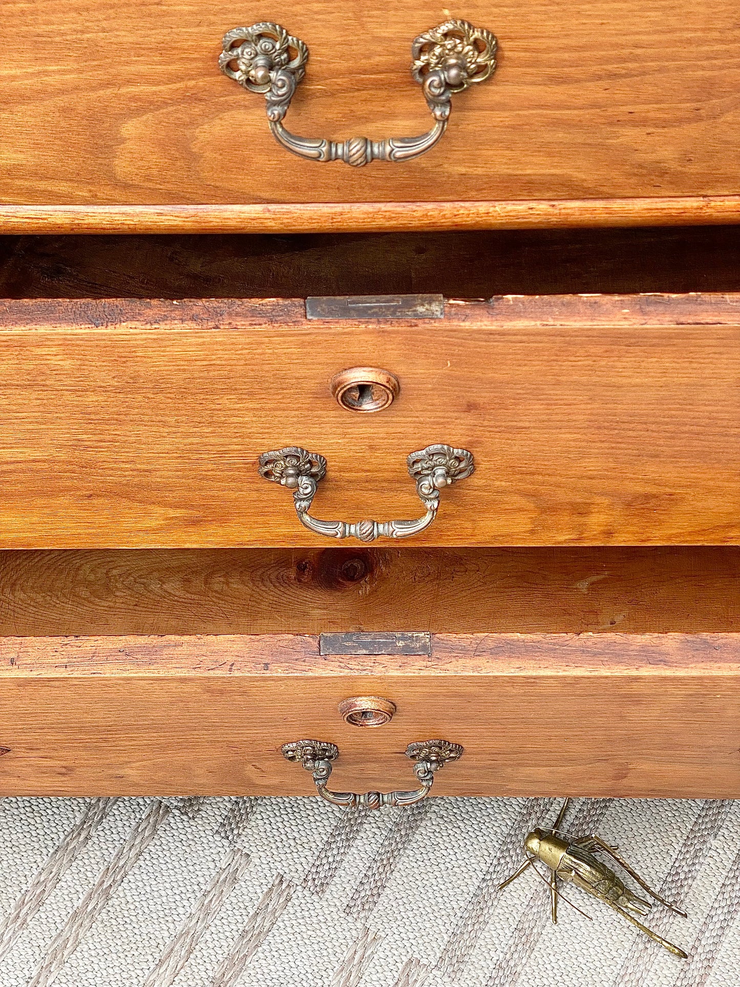 Vintage Solid Wood 4 Drawer Dresser