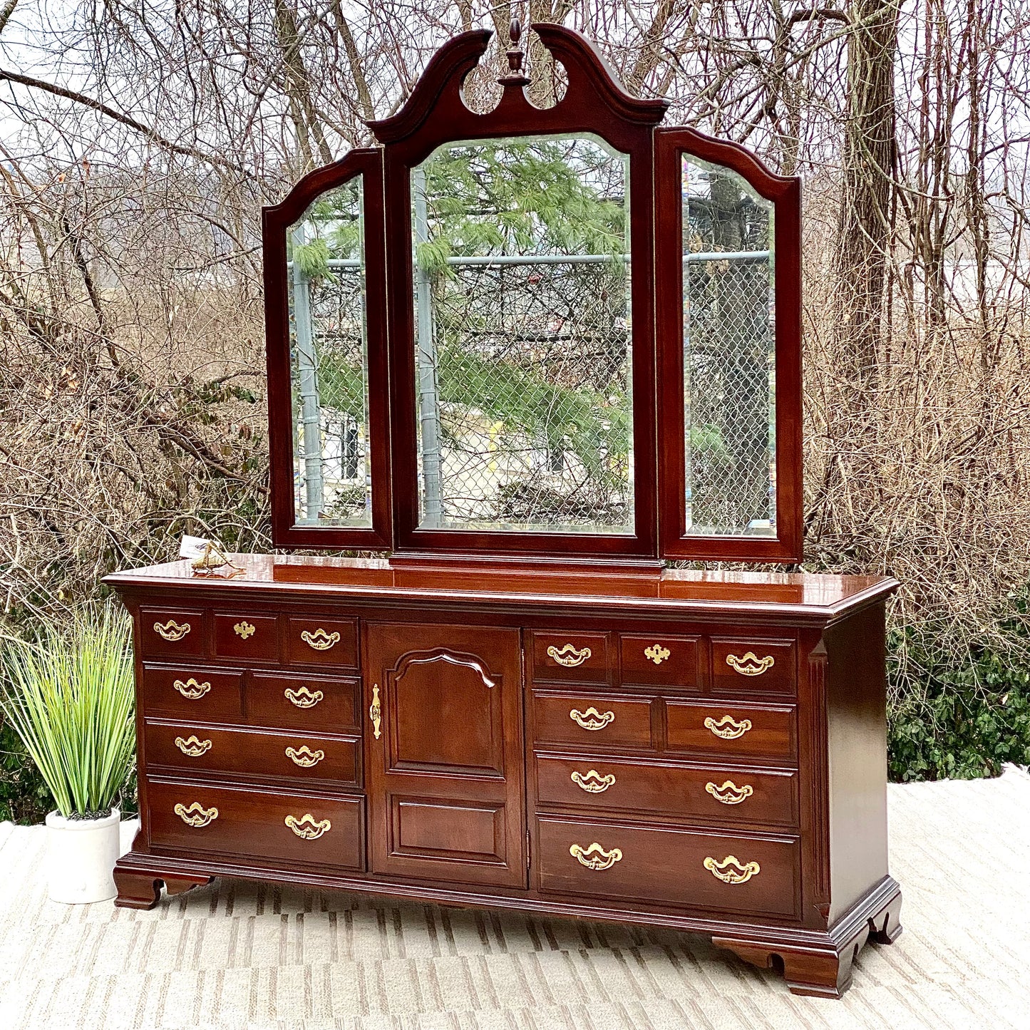 Nice Thomasville Cherry 9 Drawer Mirrored Dresser