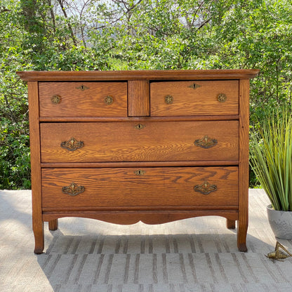 Vintage Oak 4 Drawer Dresser
