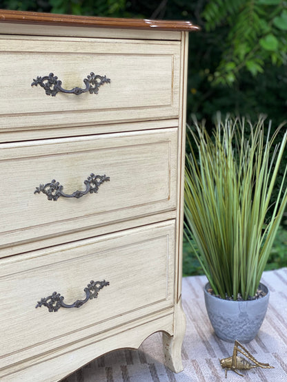 Vintage French Provincial Wooden 6 Drawer Dresser