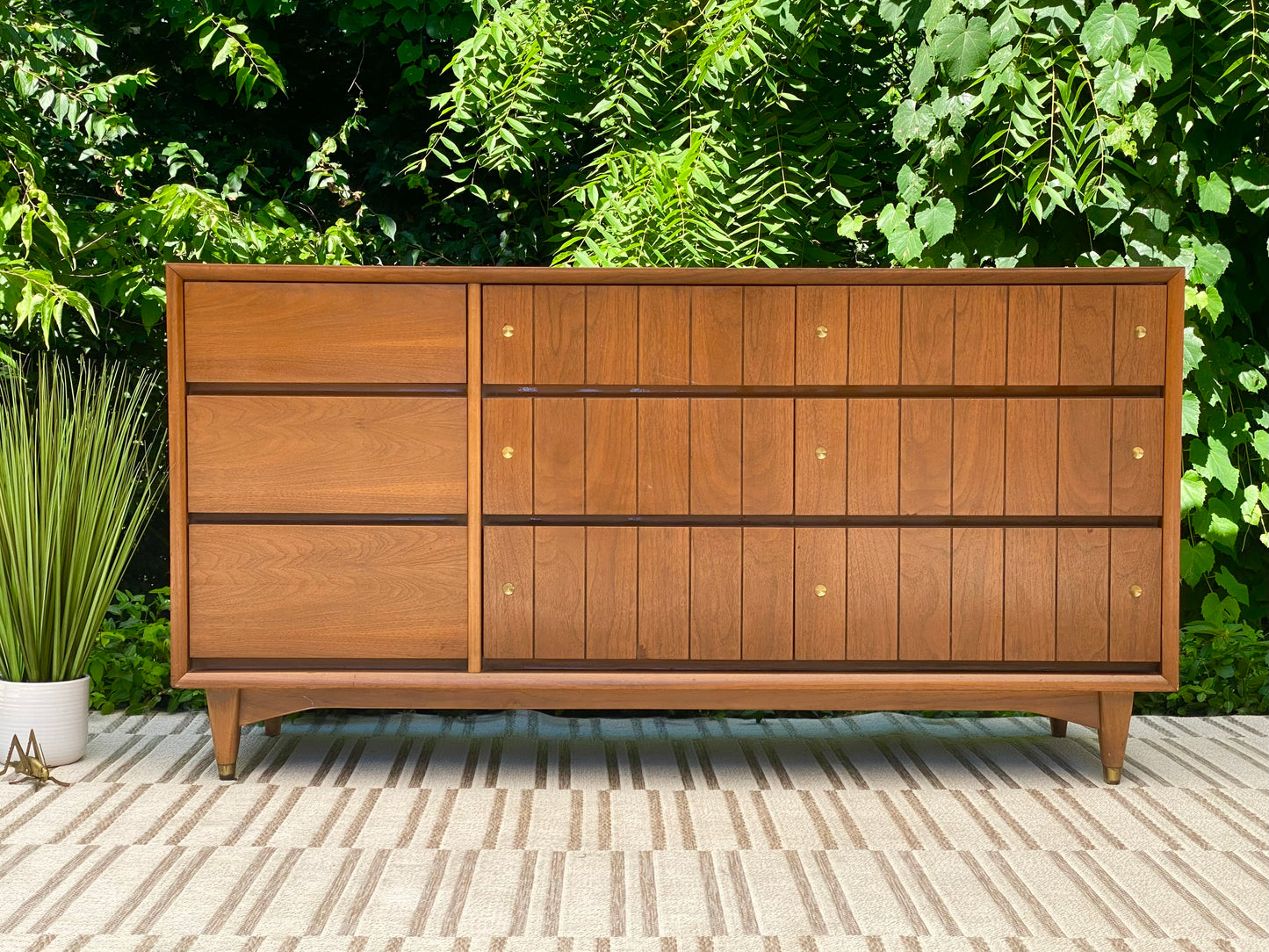 Retro MCM Kroehler 9 Drawer Dresser