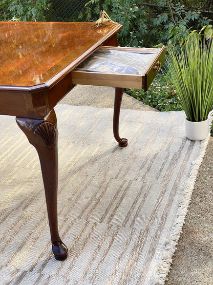 Beautiful Thomasville Dining Table