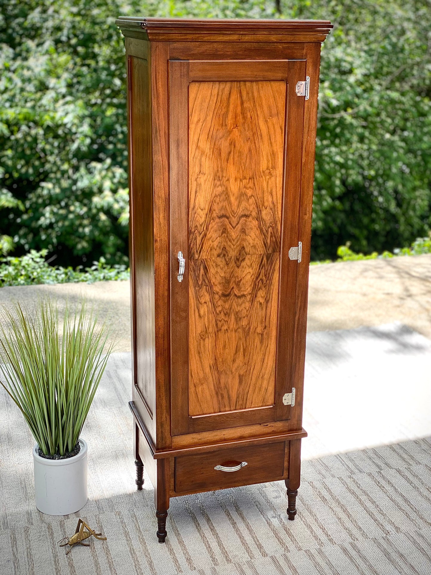 Vintage Art Deco Wooden Gibson Cabinet