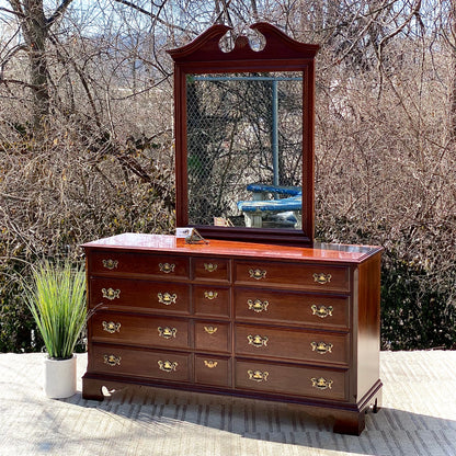 Beautiful Pennsylvania House 8 Drawer Wooden Dresser
