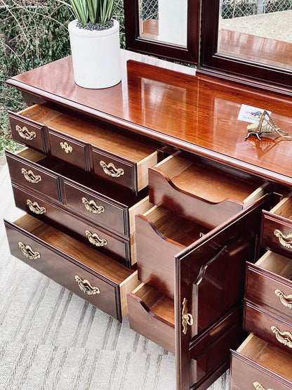 Nice Thomasville Cherry 9 Drawer Mirrored Dresser