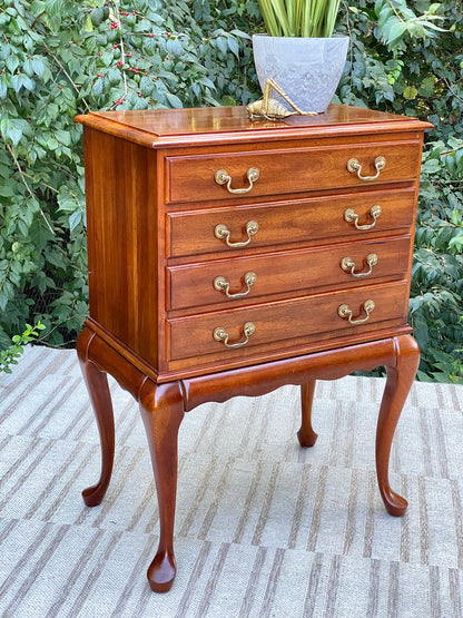 Vintage Queen Anne Style Cherry 4 Drawer Chest