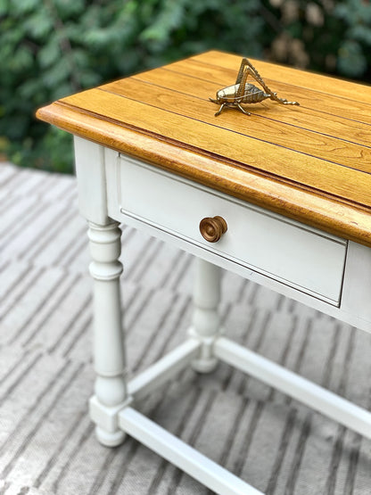 Nice White Painted Hallway Table