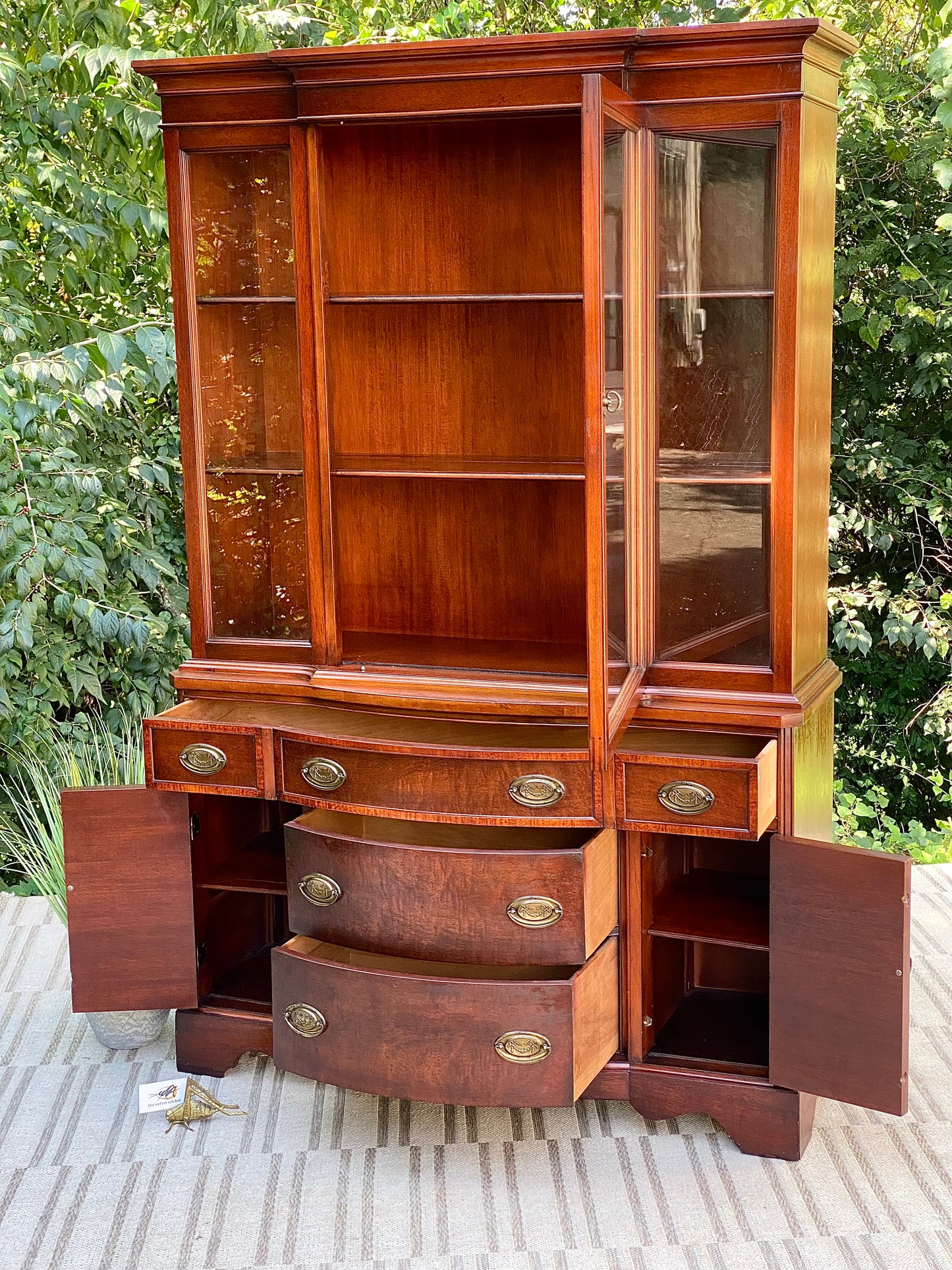 Vintage Federal Style Wooden Display Hutch
