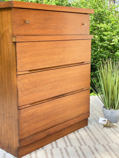 Vintage MCM Harmony House 4 Drawer Dresser