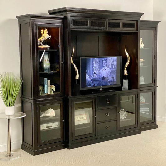 UNIVERSAL FURNITURE Summer Hill Entertainment Console