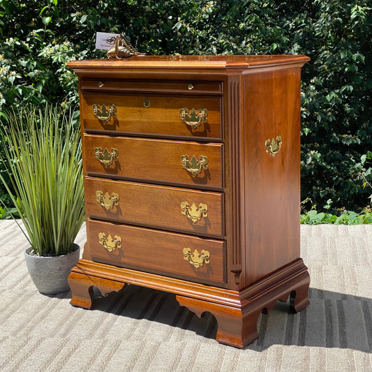 Vintage Kincaid Wooden 4 Drawer Bachelor’s Chest Dresser
