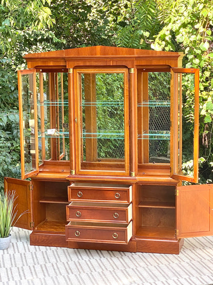 Nice Stanley 2 Piece Lighted Hutch
