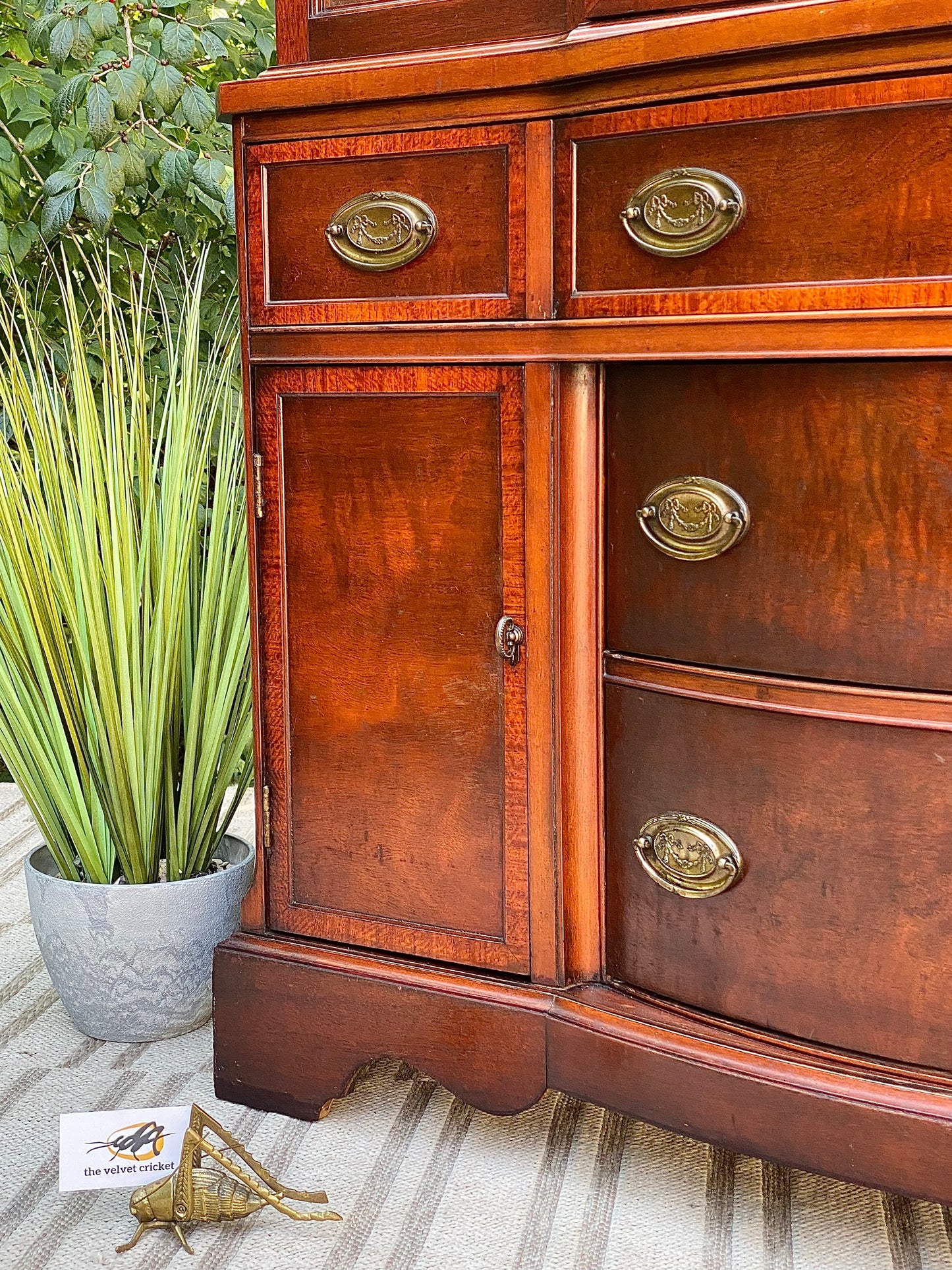 Vintage Federal Style Wooden Display Hutch