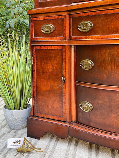 Vintage Federal Style Wooden Display Hutch