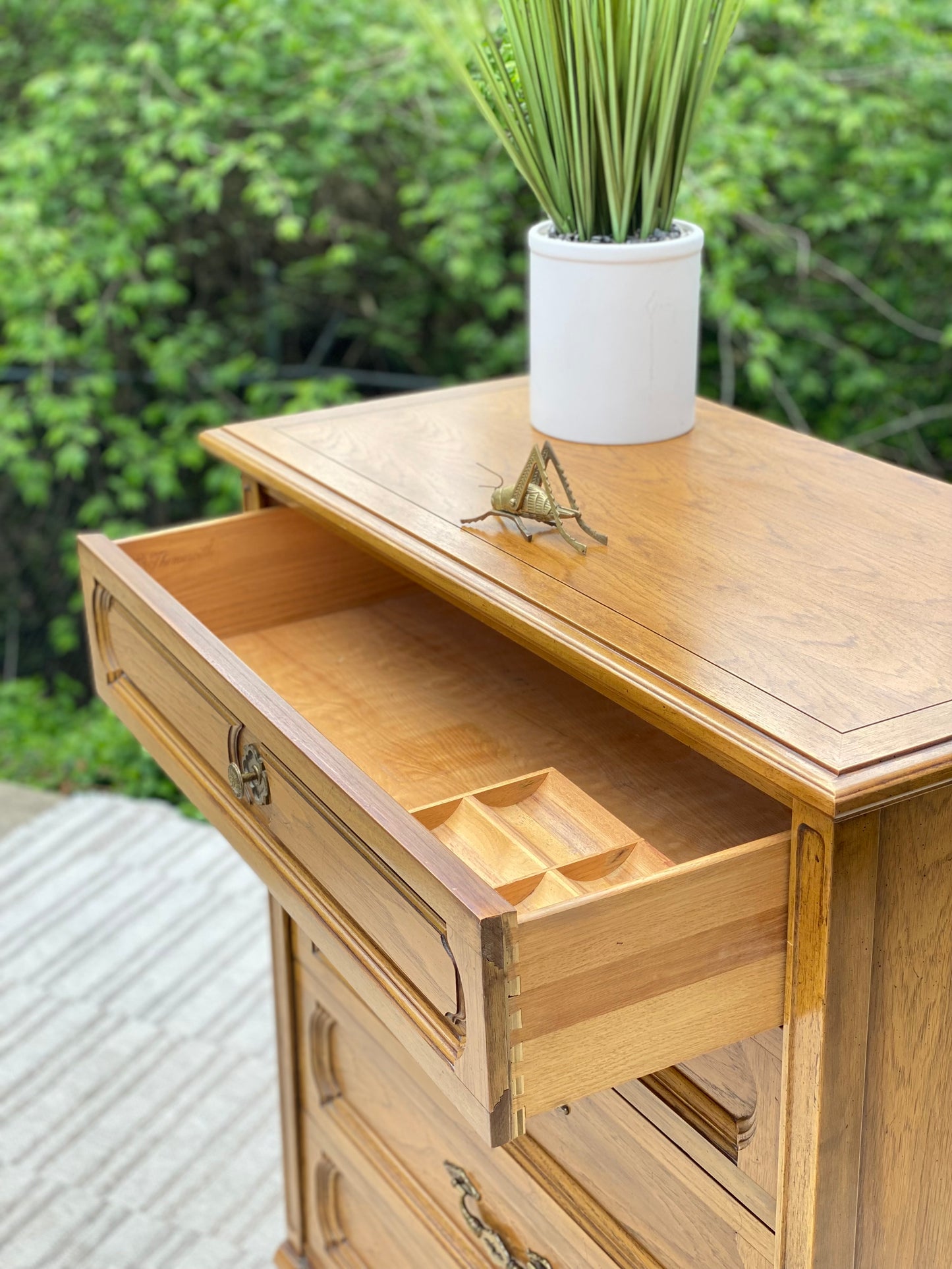 Vintage Thomasville 5 Drawer Wooden Dresser
