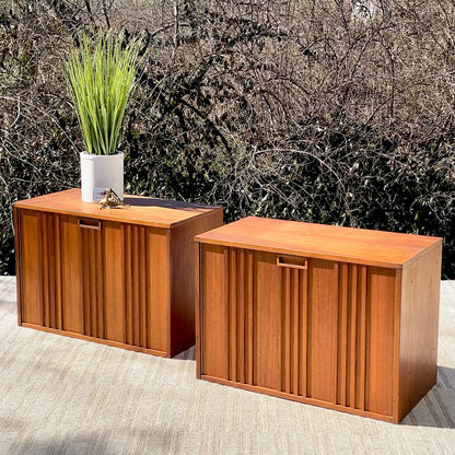 Vintage Pair of MCM End Table Nightstands