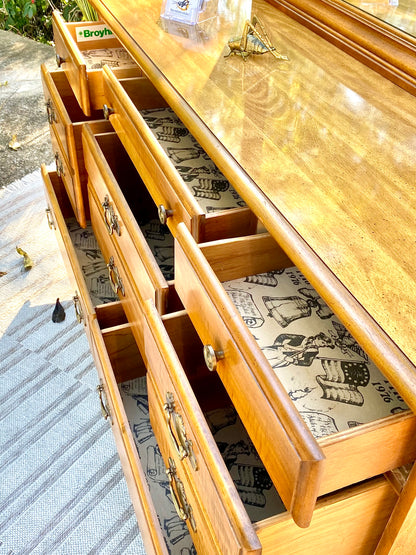 Vintage Broyhill Wooden 8 Drawer Dresser