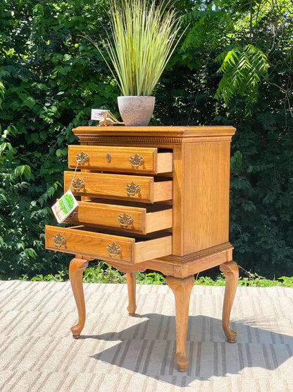 Nice Burlington Solid Oak 4 Drawer Chest of Drawers
