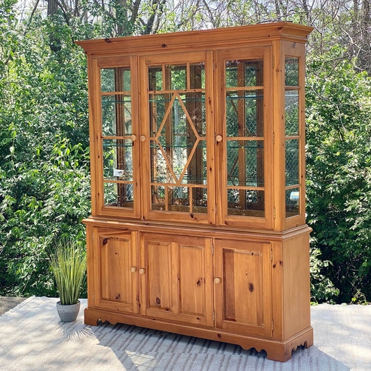Vintage Thomasville Solid Pine 2 Piece Lighted Display Hutch