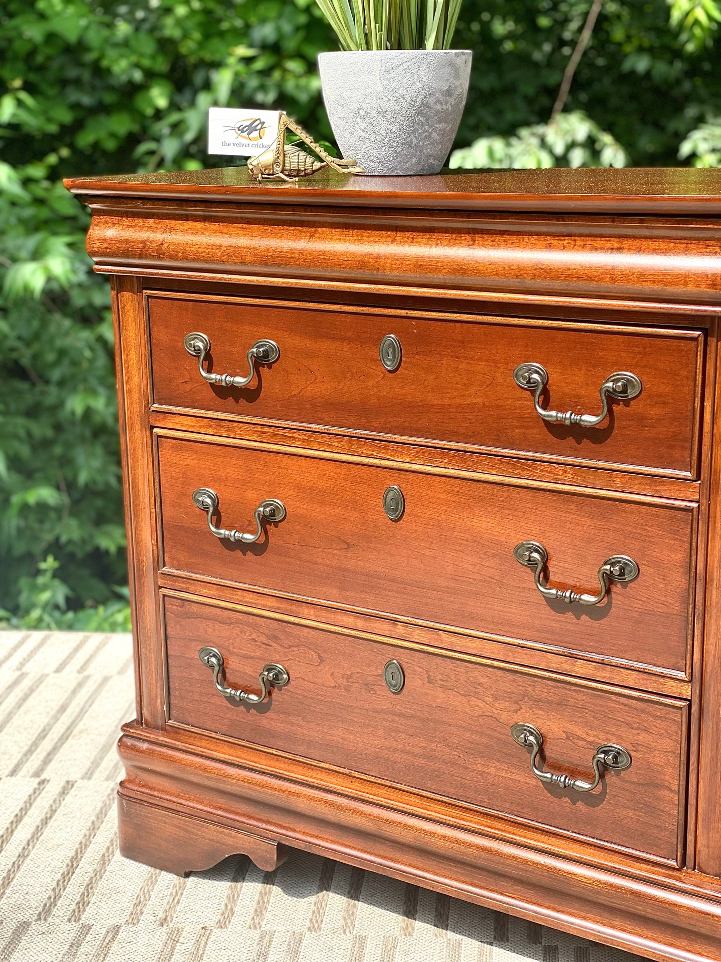 Beautiful Wooden 6 Drawer Lowboy Dresser