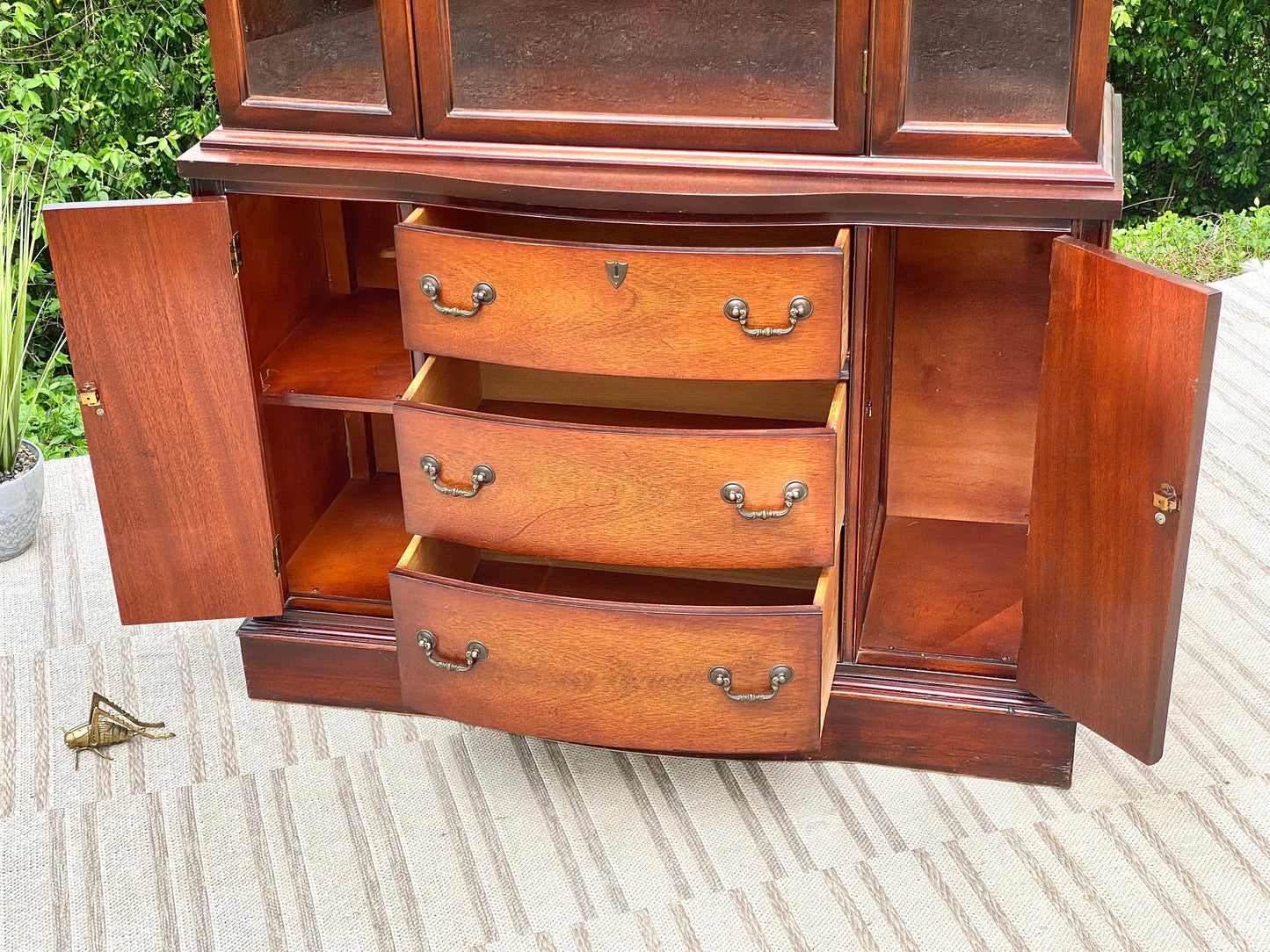 Vintage Federal Style Mahogany Display Hutch