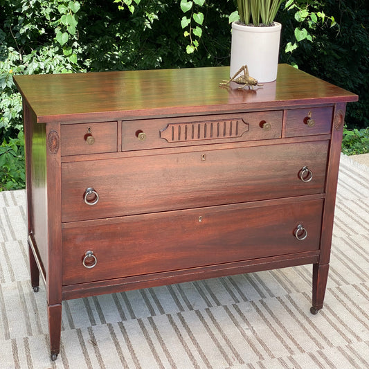 Gorgeous Vintage Wooden 5 Drawer Dresser