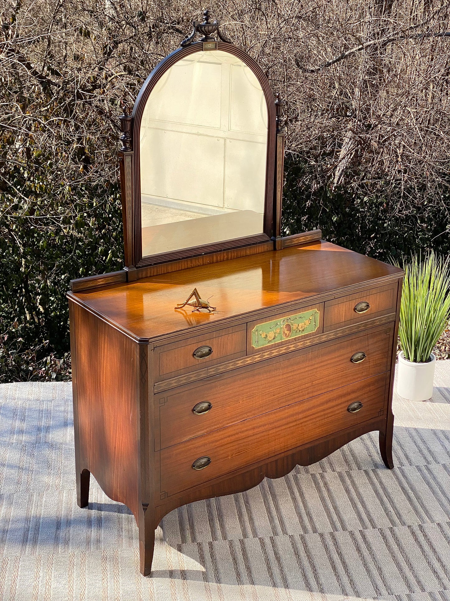 Nice Vintage Mahogany 3 Drawer Dresser & Mirror