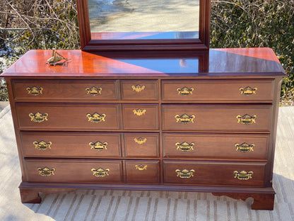 Beautiful Pennsylvania House 8 Drawer Wooden Dresser