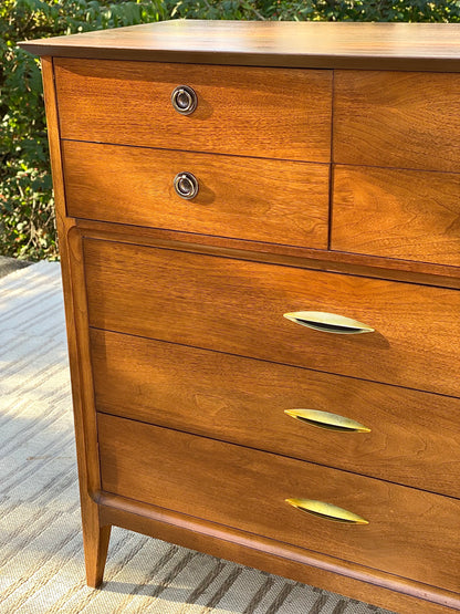 Vintage MCM Dixie 7 Drawer Dresser