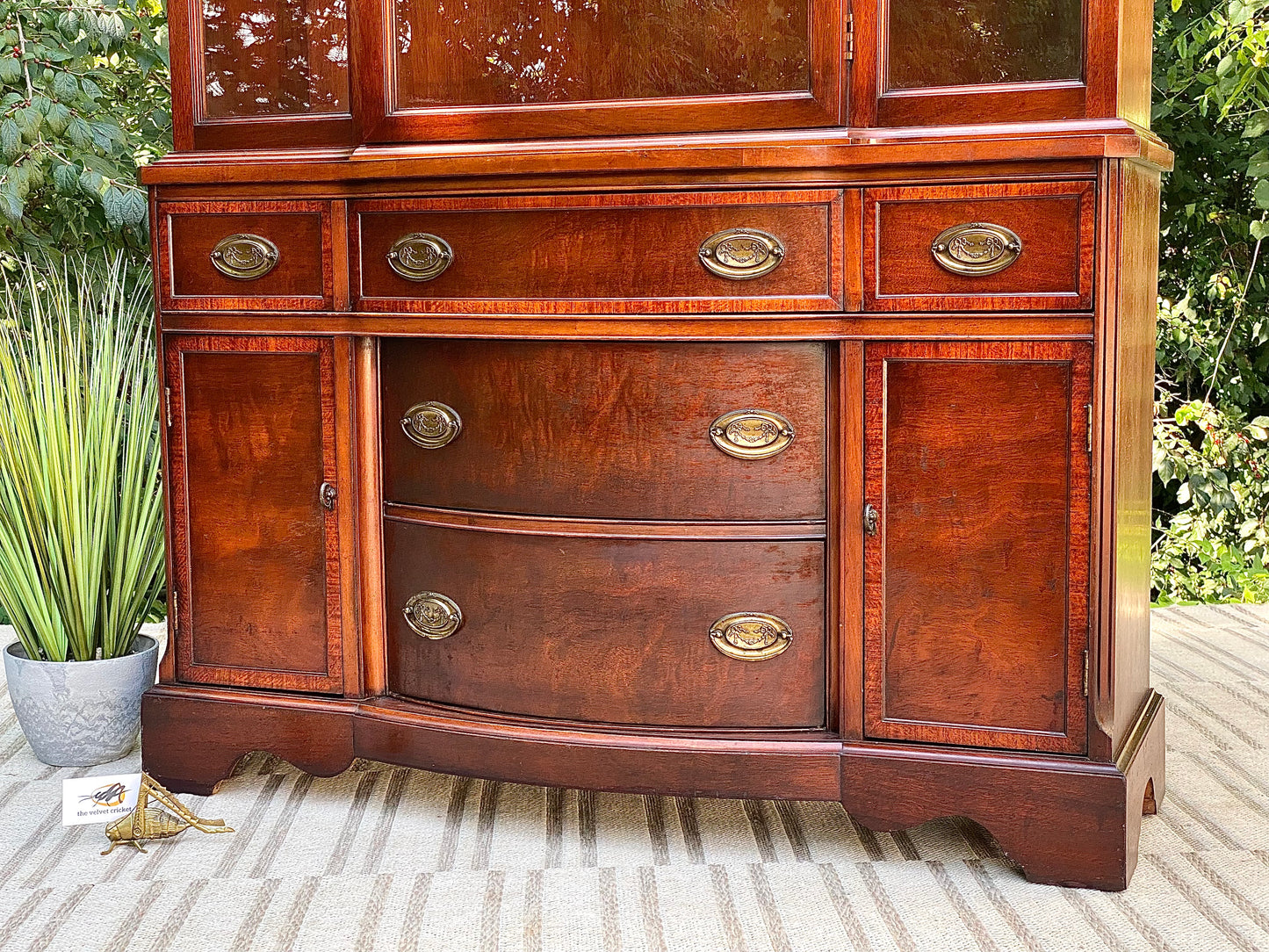 Vintage Federal Style Wooden Display Hutch