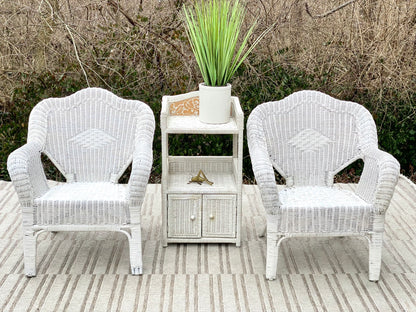 Vintage 3 Piece Wicker Chair and Table Set