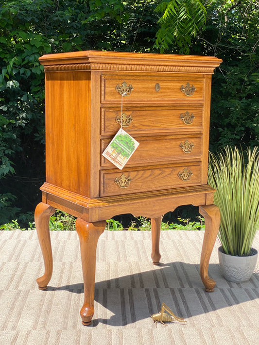 Nice Burlington Solid Oak 4 Drawer Chest of Drawers
