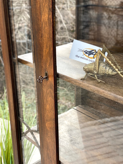 Gorgeous Vintage Display Curio Cabinet