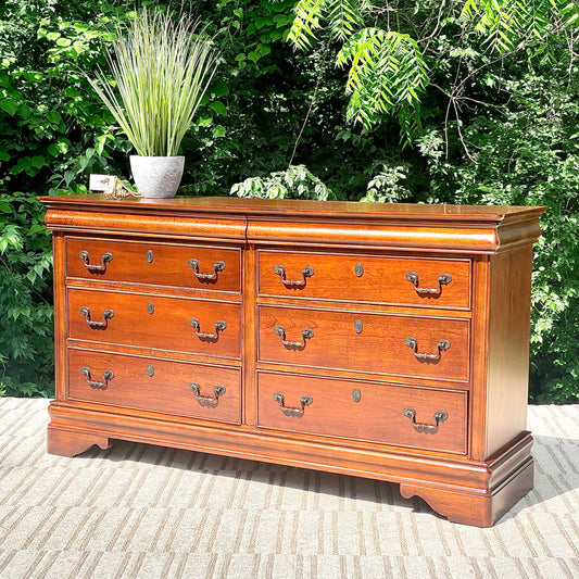 Beautiful Wooden 6 Drawer Lowboy Dresser