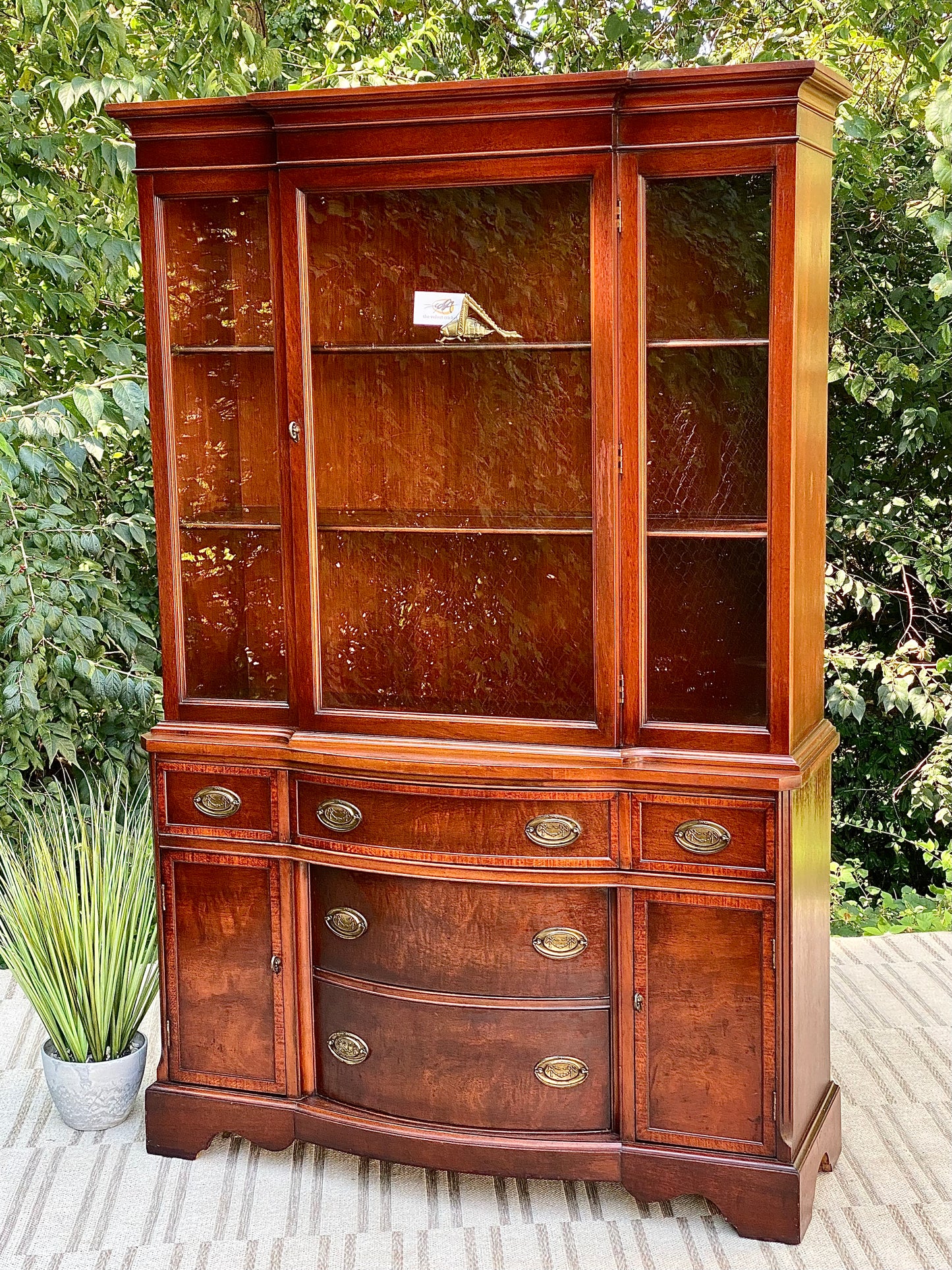 Vintage Federal Style Wooden Display Hutch