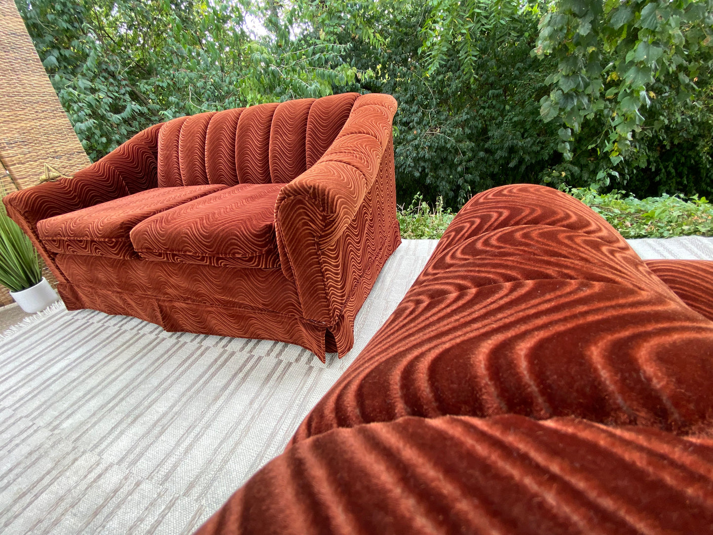 Vintage Swirl Raisin Loveseat