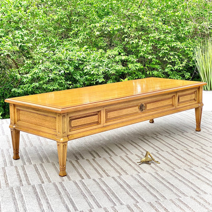 Beautiful Vintage Thomasville Coffee Table