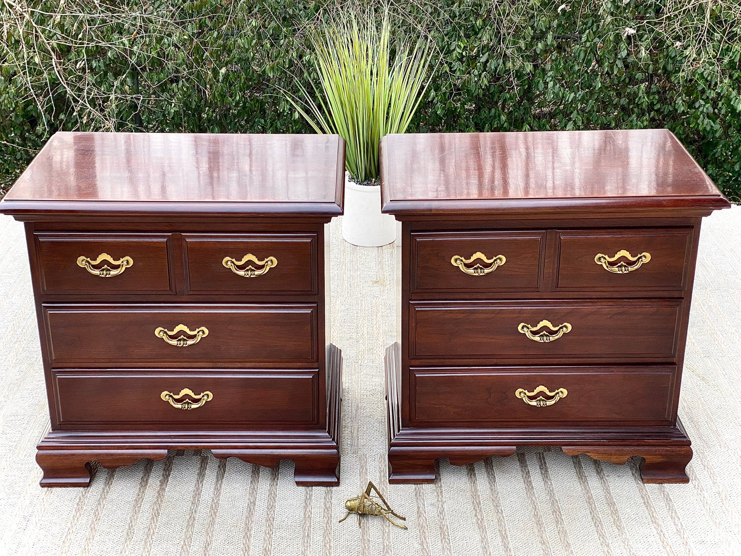 Nice Pair of Wooden Thomasville Nightstands