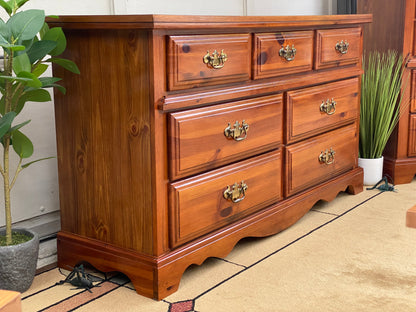 Vintage Broyhill 7 Drawer Dresser