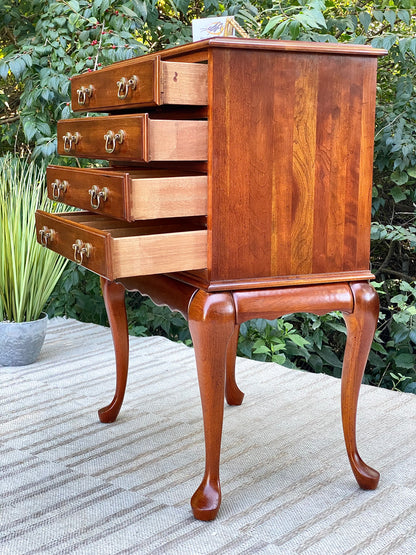Vintage Queen Anne Style Cherry 4 Drawer Chest