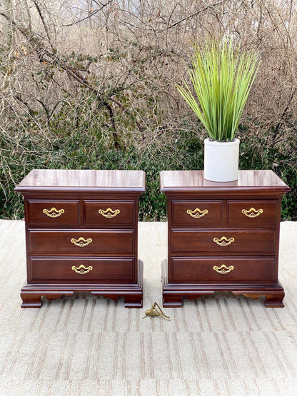 Nice Pair of Wooden Thomasville Nightstands