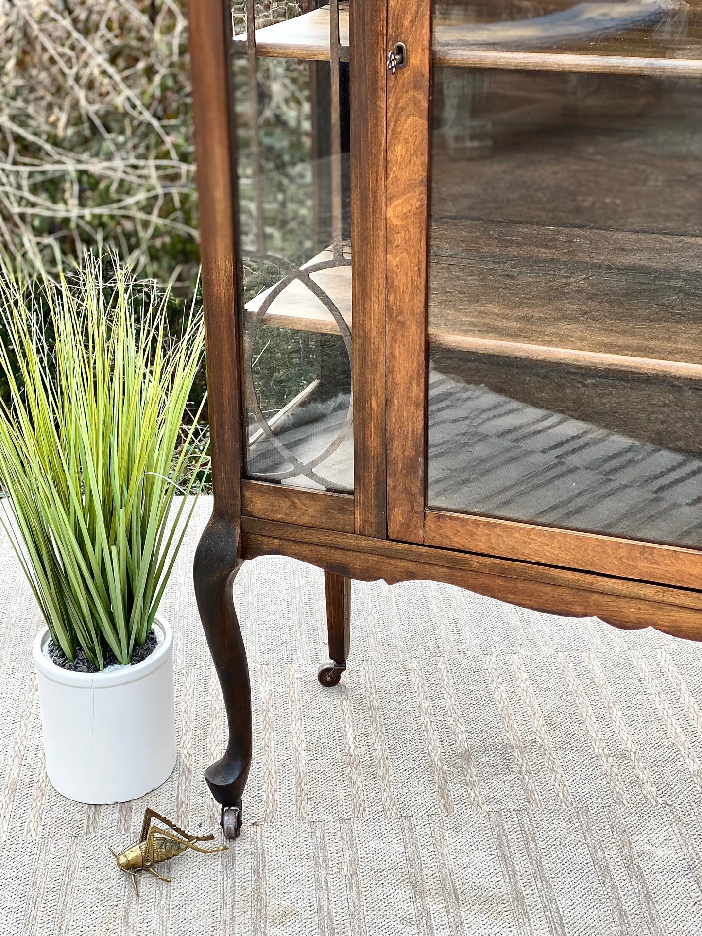 Gorgeous Vintage Display Curio Cabinet