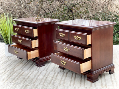 Nice Pair of Wooden Thomasville Nightstands