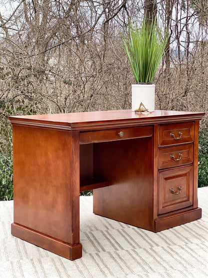 Nice Legends Furniture Wooden Desk