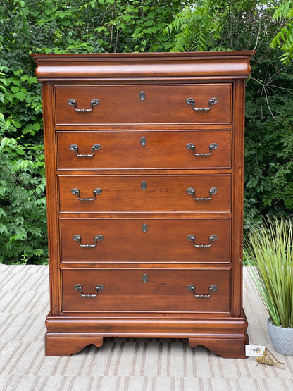 Beautiful Wooden 5 Drawer Highboy Dresser